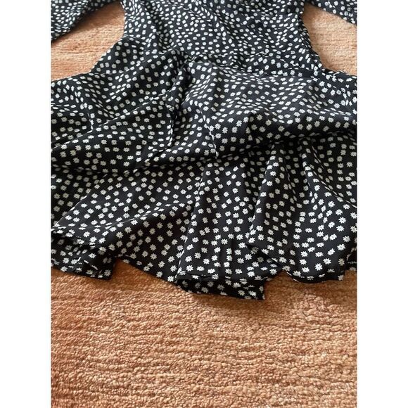 Princess Polly Black with White Floral Long Sleeve Mini Faux Wrap Dress Size 4 - Picture 4 of 9